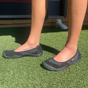 Comfy black Slip on Keens shoes. (Mary Jane shape, minus strap)